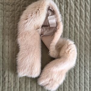 Elegant Real Fox Fur. Luxurious and so soft. Perfect with Wedding Dress.